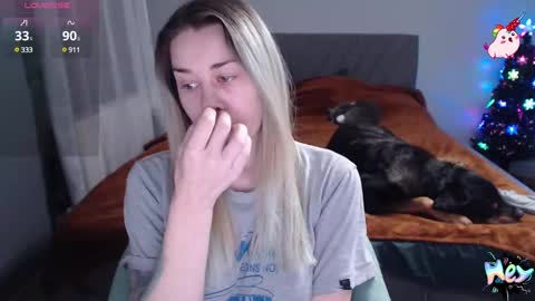 Anadirectgirl online show from December 20, 2024, 9:43 am