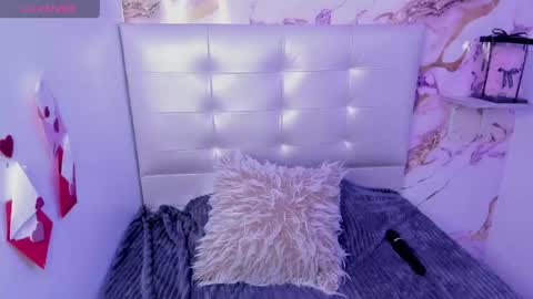 Snapshot of anna_blade_ chatting on April 22, 2026, 4:08 pm ANNA online show from April 22, 2026, 4:08 pm