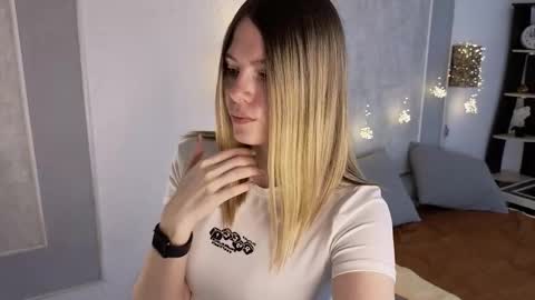 anna_goodman online show from February 15, 2025, 9:16 am