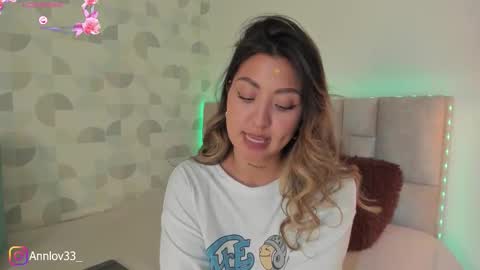 Ana Lucia online show from September 18, 2025, 8:44 pm