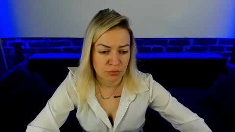 Snapshot of anna_snow9 chatting on October 23, 2025, 5:40 am anna_snow9 online show from October 23, 2025, 5:40 am