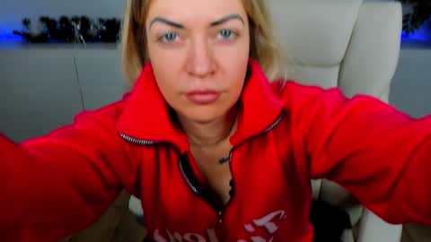 anna_snow9 online show from December 22, 2025, 6:32 am