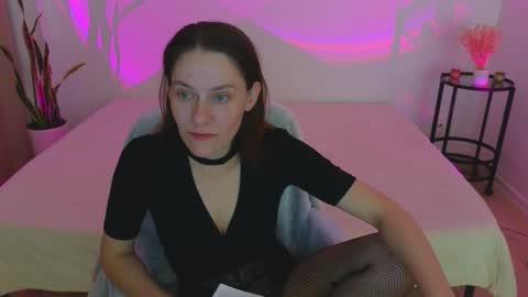 annaabels online show from October 19, 2025, 8:20 pm