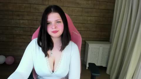 AnnaBanksy online show from April 25, 2026, 1:41 pm