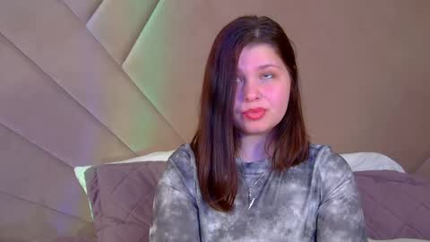 AnnaBanksy online show from May 14, 2026, 4:41 am