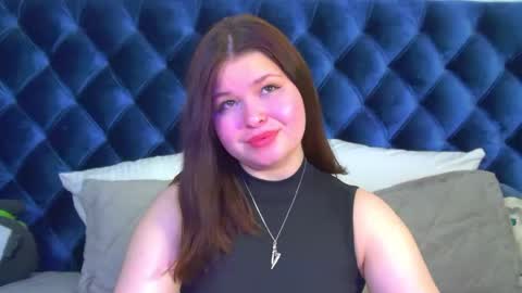 AnnaBanksy online show from May 17, 2026, 4:21 am