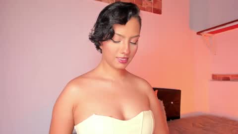 annafoox_ online show from September 23, 2025, 2:47 am