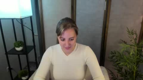 annagrees1 online show from September 28, 2025, 8:31 am