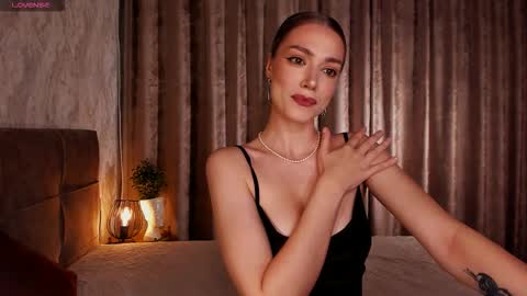 Snapshot of annakarenina__ chatting on September 27, 2025, 6:02 pm Goddess Anna online show from September 27, 2025, 6:02 pm