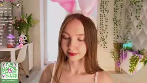 Holly Molly Im Polly online show from July 15, 2026, 10:31 am
