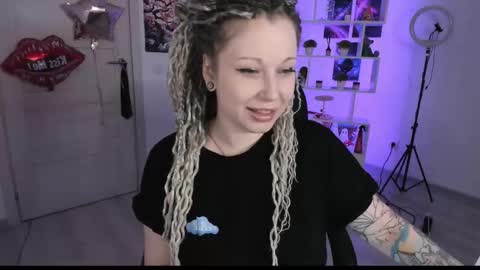 Snapshot of annanebula chatting on October 10, 2025, 6:18 pm Anna online show from October 10, 2025, 6:18 pm