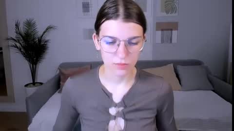 Snapshot of annathorne chatting on May 16, 2026, 4:31 am Im Anna online show from May 16, 2026, 4:31 am