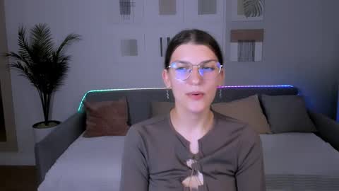 Snapshot of annathorne chatting on May 16, 2026, 10:36 am Im Anna online show from May 16, 2026, 10:36 am
