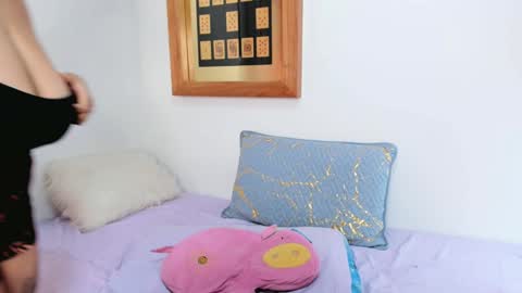 Snapshot of annavalente_ chatting on January 17, 2025, 2:07 pm anna online show from January 17, 2025, 2:07 pm