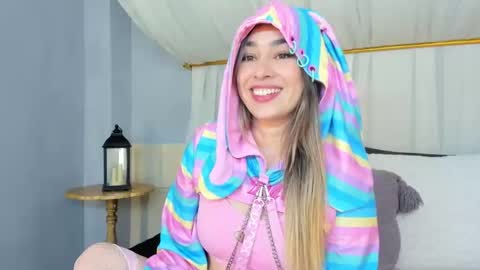 Anna Victoria online show from December 4, 2024, 6:00 am