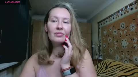 AnnaXLovers online show from November 6, 2025, 2:40 pm