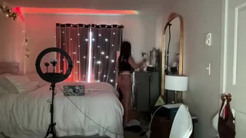 annaxoxo_ online show from December 17, 2025, 7:53 pm