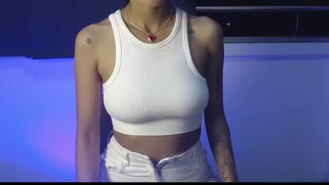 Snapshot of anne_colucci chatting on September 9, 2025, 5:51 am Anne online show from September 9, 2025, 5:51 am