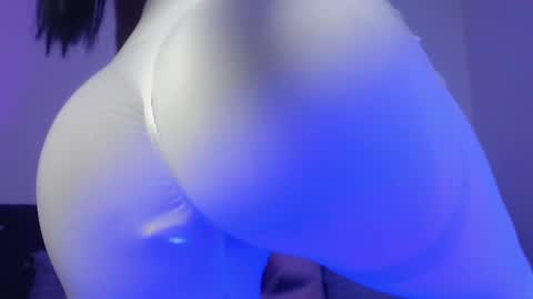 Snapshot of anne_colucci chatting on October 4, 2025, 7:39 am Anne online show from October 4, 2025, 7:39 am