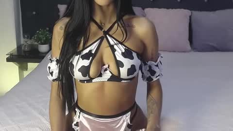 Snapshot of anne_colucci chatting on October 25, 2025, 7:27 am Anne online show from October 25, 2025, 7:27 am