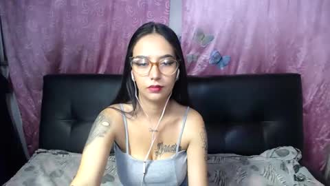 Snapshot of anne_jm chatting on February 11, 2025, 1:41 am Anne online show from February 11, 2025, 1:41 am