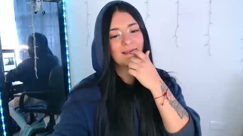 Snapshot of anne_lennon_ chatting on May 7, 2026, 7:08 pm Anne online show from May 7, 2026, 7:08 pm