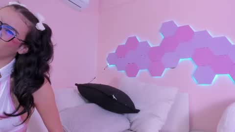 Snapshot of anne_millerr chatting on June 15, 2026, 11:56 am anne_millerr online show from June 15, 2026, 11:56 am