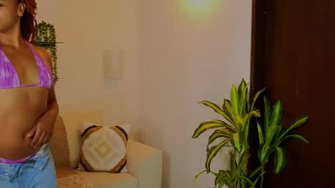 Snapshot of anne_rachel chatting on May 30, 2026, 4:48 pm anne_rachel online show from May 30, 2026, 4:48 pm