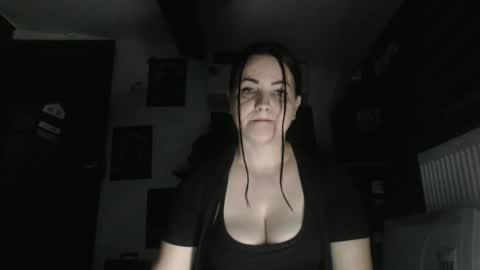 annebellee69 online show from October 31, 2025, 10:33 pm