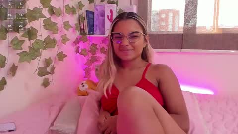 Snapshot of annebull_ chatting on February 10, 2025, 10:09 pm Anne online show from February 10, 2025, 10:09 pm