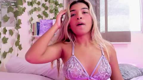 Snapshot of annebull_ chatting on February 15, 2025, 11:03 pm Anne online show from February 15, 2025, 11:03 pm