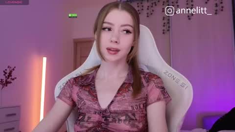 Snapshot of annelitt chatting on December 17, 2025, 10:16 pm annelitt online show from December 17, 2025, 10:16 pm