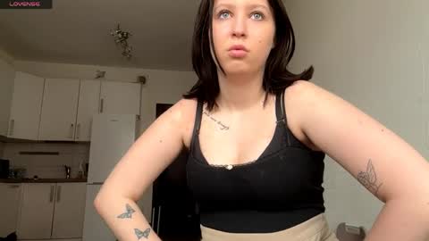 Snapshot of annellemonnier chatting on April 15, 2026, 7:15 am kira online show from April 15, 2026, 7:15 am