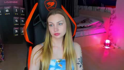 Snapshot of annie69kiss chatting on May 25, 2026, 10:38 pm Annie online show from May 25, 2026, 10:38 pm