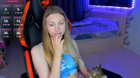 Annie online show from July 28, 2026, 10:31 pm