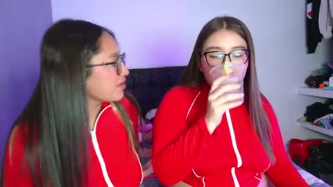 annie_and_raveenn online show from August 6, 2026, 11:17 pm
