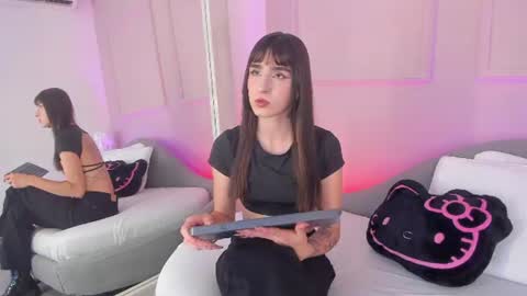 Snapshot of annie_blair_ chatting on July 18, 2026, 7:39 pm Annie online show from July 18, 2026, 7:39 pm