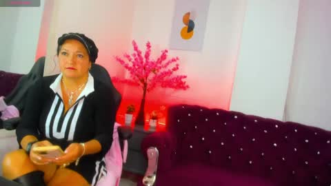 Snapshot of annie_carterr_ chatting on May 16, 2026, 12:48 pm annie_carterr_ online show from May 16, 2026, 12:48 pm