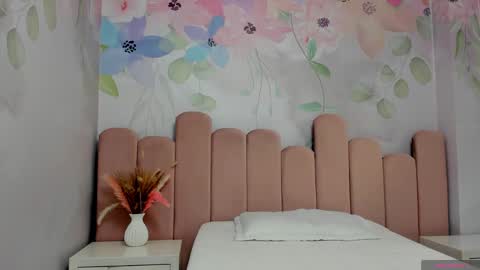 annie_cute18 online show from January 17, 2025, 3:55 am