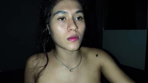 Snapshot of annie_darling_ chatting on November 22, 2025, 5:39 am A N G E L online show from November 22, 2025, 5:39 am