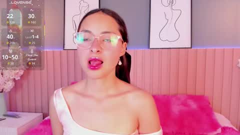   online show from September 18, 2025, 12:07 pm