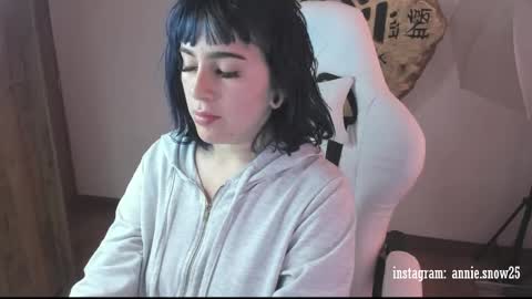 JEANNE no olvides seguirme dont forget follow me  uu online show from February 19, 2025, 9:25 pm