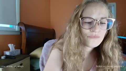 Annie St. James   online show from December 17, 2024, 8:54 pm