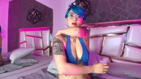 Annie  online show from October 21, 2025, 3:35 pm