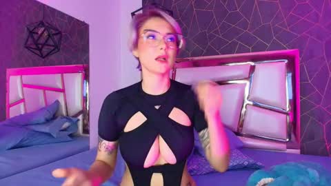 Annie  online show from November 3, 2025, 11:11 am