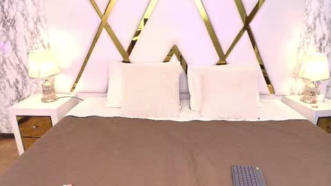 Snapshot of annie_thompsonn_ chatting on February 24, 2026, 12:30 am Annie online show from February 24, 2026, 12:30 am