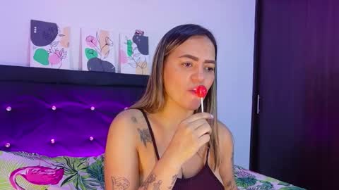 AnnieCollins69 online show from January 7, 2026, 1:41 am