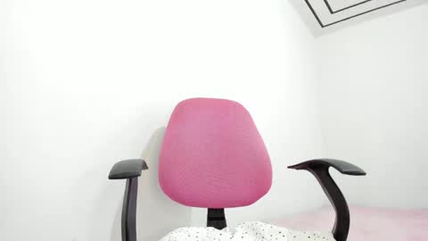 Snapshot of anniegray_12 chatting on February 21, 2025, 9:22 pm Annie online show from February 21, 2025, 9:22 pm