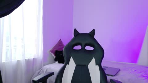 Annie online show from March 30, 2026, 10:33 pm