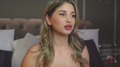 AnnieStyles online show from January 24, 2025, 9:39 am